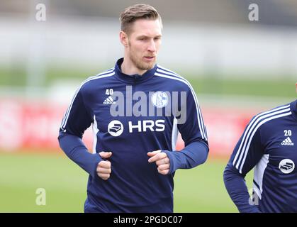 Gelsenkirchen, Allemagne. 22nd mars 2023. Firo : 02/22/2023, football, 1st ligue, 1st Bundesliga, Saison 2022/2023, FC Schalke 04, formation, SEBASTIAN POLTER/dpa/Alamy Live News Banque D'Images