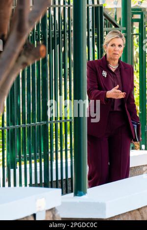 Rabat, Maroc. 22nd mars 2023. Queen Maxima des pays-Bas à Rabat, sur 22 mars 2023, marchez jusqu'à la Banque Al-Maghib, pour une visite en sa qualité d'avocat spécial du Secrétaire général des Nations Unies pour le financement inclusif pour le développement crédit: Albert Nieboer/pays-Bas OUT/point de vue OUT/dpa/Alay Live News Banque D'Images