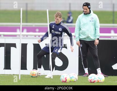 Gelsenkirchen, Allemagne. 22nd mars 2023. Firo : 02/22/2023, football, 1st ligue, 1st Bundesliga, Saison 2022/2023, FC Schalke 04, formation, TIM SKARKE/dpa/Alay Live News Banque D'Images