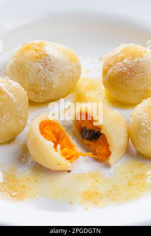 boulettes sucrées remplies d'abricots Banque D'Images