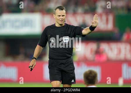 PHOTO D'ARCHIVE: Bjoern KUIPERS aura 50 ans le 28 mars 2023, arbitre Bjoern (BJ??rn) KUIPERS (NED). Football, qualification coupe du monde, Groupe C, Autriche - Allemagne 1:2, on 11 septembre 2012 à Vienne/ ERNST - HAPPELSTADION/ Autriche. ? Banque D'Images