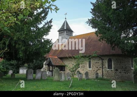 St. Église de Nicholas, Little Braxted, Essex. Une petite église composée d'une nef normande et d'un chœur éperlé construit autour de 1120 après J.-C. Banque D'Images