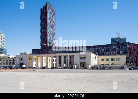 Tirana, Albanie. Mars 2023. Vue extérieure du Musée archéologique national du centre-ville Banque D'Images