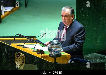 New York, États-Unis. 22nd mars 2023. Le Président du Tadjikistan, Emomali Rahmon, s'adresse à la cérémonie d'ouverture de la Conférence des Nations Unies sur l'eau 2023. Credit: Enrique Shore/Alay Live News Banque D'Images