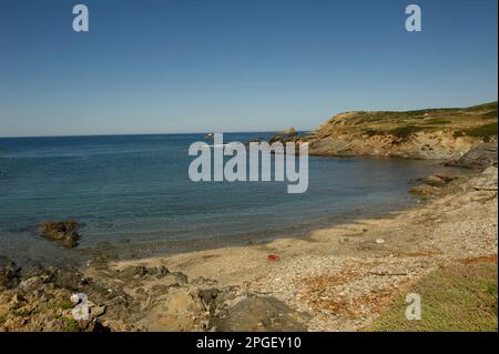 2022 avril 26 - Italie, Sardaigne, Sassari, Stintino, Baia di Coscia di Donna Banque D'Images