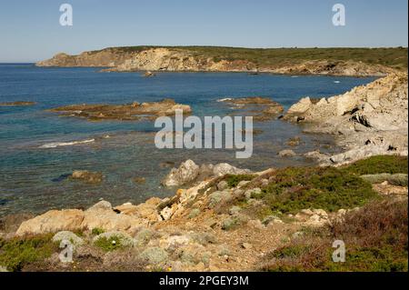 2022 avril 26 - Italie, Sardaigne, Sassari, Stintino, Baia di Coscia di Donna Banque D'Images