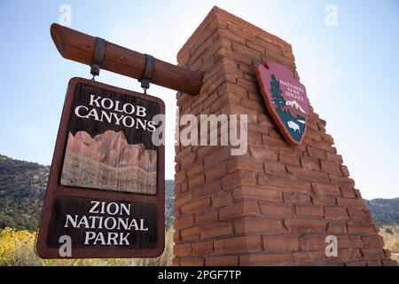 Panneau d'entrée des canyons Kolob dans le parc national de Zion Banque D'Images