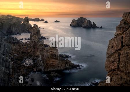 Formations géologiques à Costa Quebrada, Cantabrie, Espagne Banque D'Images