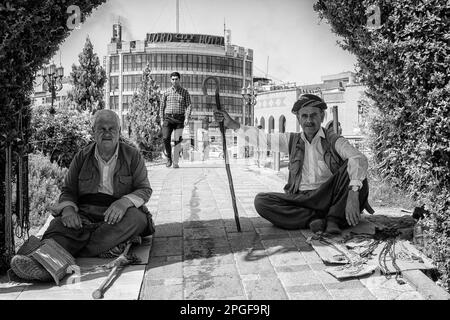 Les vendeurs de rue de bijoux et les magasins à Erbil City. Irak. Banque D'Images