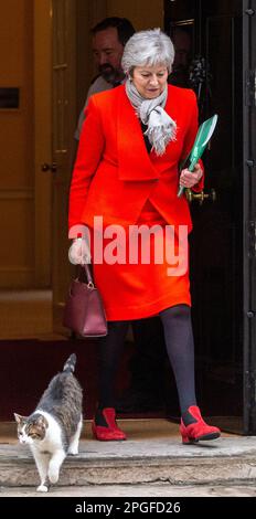 Londres, Angleterre, Royaume-Uni. 22nd mars 2023. L'ancienne première ministre britannique THERESA MAY est vue quitter 10 Downing Street. (Credit image: © Tayfun Salci/ZUMA Press Wire) USAGE ÉDITORIAL SEULEMENT! Non destiné À un usage commercial ! Banque D'Images