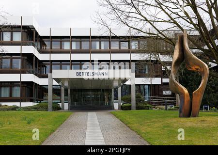 22 mars 2023, Rhénanie-du-Nord-Westphalie, Gütersloh : vue d'ensemble de l'administration centrale du groupe international de médias Bertelsmann. Photo: Friso Gentsch/dpa Banque D'Images