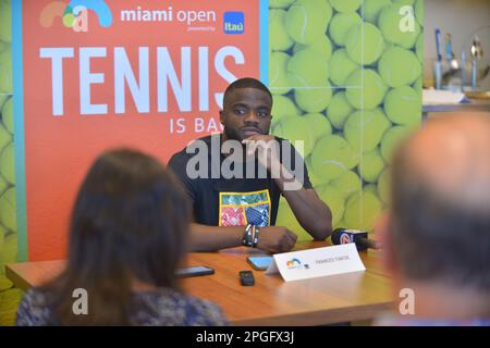 Miami Gardens, États-Unis. 21st mars 2023. MIAMI GARDENS, FLORIDE - MARS 21: Frances Tiafoe (Etats-Unis) répondre à la question de la presse pendant l'Open de Miami présenté par Itaú Media Day au Hard Rock Stadium sur 21 mars 2023 dans les jardins de Miami, Floride. (Photo de JL/Sipa USA) crédit: SIPA USA/Alay Live News Banque D'Images