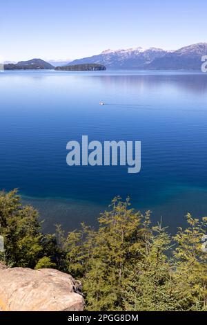 La route célèbre et idyllique des sept lacs de San Martin de los Andes à Villa la Angostura en Patagonie, Argentine Banque D'Images