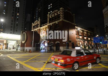 Le bâtiment du marché occidental la nuit. Sheung WAN, Hong Kong. Banque D'Images