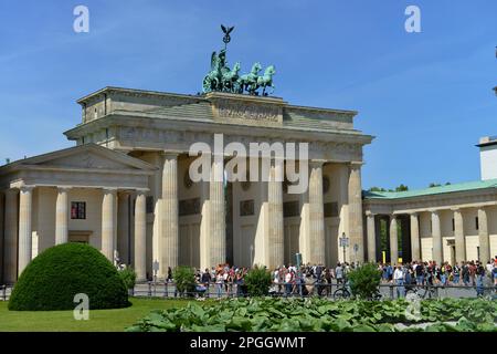 Porte de Brandebourg, Pariser Platz, Mitte, Berlin, Allemagne Banque D'Images