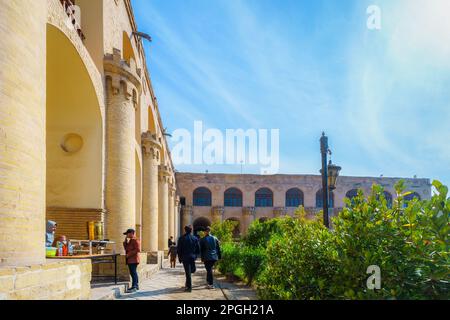 Bagdad, Irak - 10 février 2023 : vue sur le paysage du bâtiment AL-Qishleh. C'est un site historique iraquien, qui a été construit sous le régime de l'Otto Banque D'Images