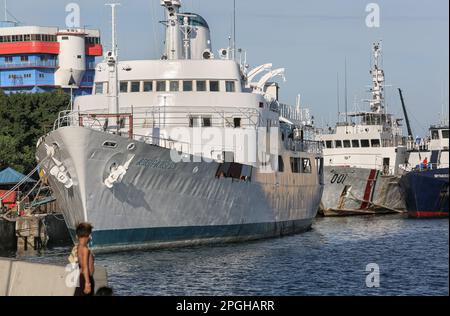 Yacht présidentiel du Président des Philippines, BRP Ang Pangulo (ACS-25), navire de la Marine philippine, hôpital flottant, installation Covid 19 Banque D'Images