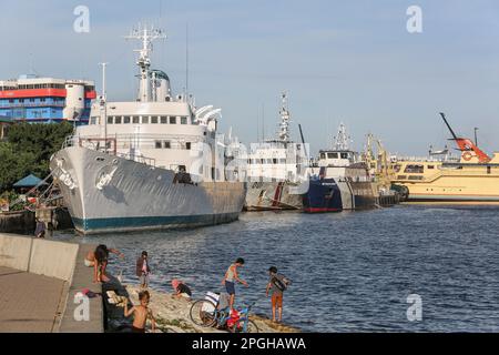 Yacht présidentiel du Président des Philippines, BRP Ang Pangulo (ACS-25), navire de la Marine philippine, hôpital flottant, installation Covid 19 Banque D'Images