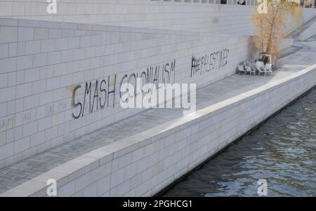 Berlin, Allemagne. 17th mars 2023. La façade extérieure du Forum Humboldt du Palais de Berlin a été déposée. Crédit : XAMAX/dpa/Alay Live News Banque D'Images