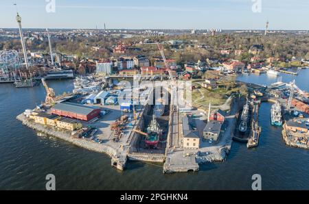 Chantier de réparation de navires à Stockholm, Suède. Point de vue du drone Banque D'Images