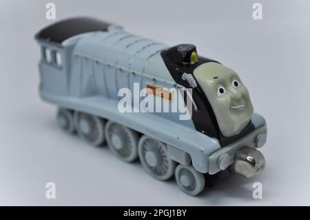 Un modèle coulé sous pression de Spencer de la série Thomas the Tank Engine sur fond blanc Banque D'Images