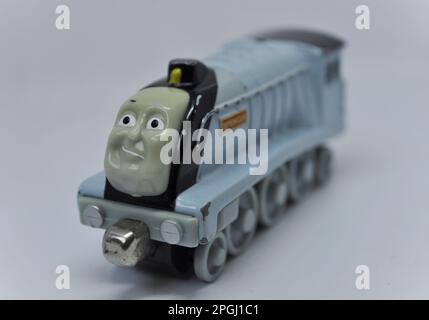 Un modèle coulé sous pression de Spencer de la série Thomas the Tank Engine sur fond blanc Banque D'Images