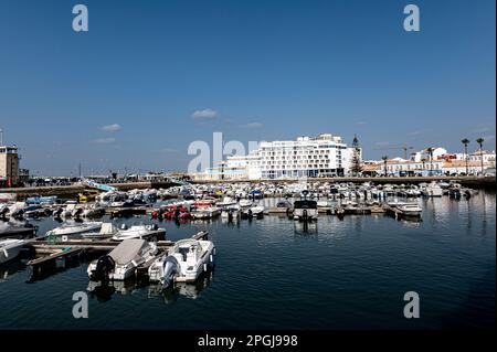 Port de plaisance de Faro, Portugal Banque D'Images