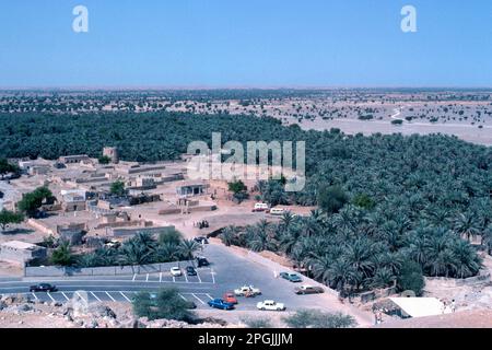 Khatt eau 1976 – vue en hauteur sur le village de Khatt au sud-est de Ras Al Khaimah dans les Émirats arabes Unis Banque D'Images