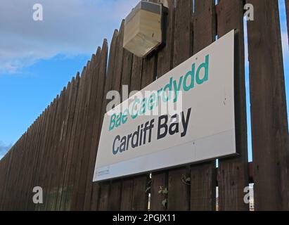 Panneau de gare de Cardiff Bay, Bae Caerdydd, Bute St, Cardiff, pays de Galles, ROYAUME-UNI, CF10 5LE Banque D'Images