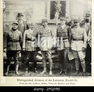 Aviateurs distingués des Lafayette Escadrille. De gauche à droite : Lufbery, Hinkle, Thenault, Bigelow, et dégel du livre « actes d'héroïsme et de bravoure : le livre des héros et de l'audace personnelle » d'Elwyn Alfred Barron et Rupert Hughes, Date de publication 1920 Éditeur New York : Harper & Brothers Publishers Banque D'Images