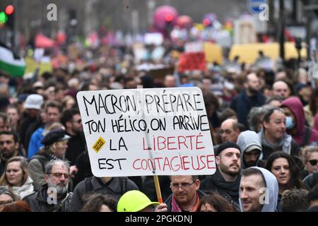 Julien Mattia / le Pictorium - manifestation le 23 mars contre la réforme des retraites, à Paris. - 22/1/2017 - France / Paris / Paris - manifestation le 23 mars contre la réforme des retraites, à Paris. Banque D'Images