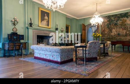 Vue intérieure du salon de Castle Dropo, Drewsteignton, Devon, Angleterre, Royaume-Uni - Banque D'Images