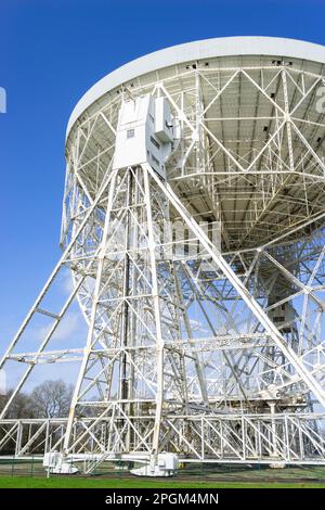 Radiotélescope de Jodrell Bank le télescope de Lovell à Jodrell Bank près de Holmes Chapel Cheshire Angleterre GB Europe Banque D'Images