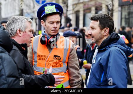 Olivier Besancenot à la Journée nationale de protestation contre le projet de droit de la retraite d'Emmanuel Macron 23th mars 2023 - Paris - France Banque D'Images