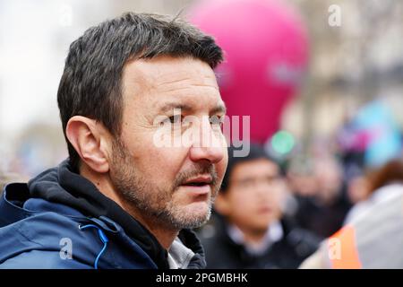 Olivier Besancenot à la Journée nationale de protestation contre le projet de droit de la retraite d'Emmanuel Macron 23th mars 2023 - Paris - France Banque D'Images