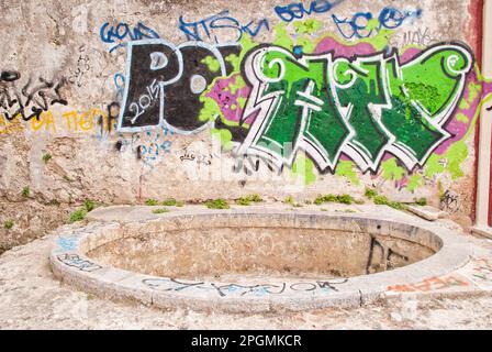 Graffiti Street art à Rethymnon sur l'île de Crète, Grèce Banque D'Images