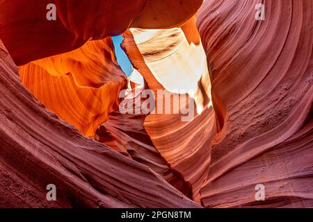 Galerie de la nature - les motifs et textures complexes des murs de grès du Upper Antelope Canyon ressemblent à une peinture abstraite qui a pris vie. Banque D'Images