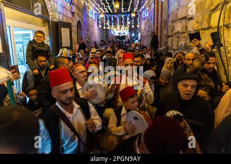 Jérusalem, Israël. 23rd mars 2023. Les Arabes musulmans célèbrent le premier jour du Saint mois de jeûne du Ramadan à Jérusalem. Crédit : Ilia Yefimovich/dpa/Alay Live News Banque D'Images