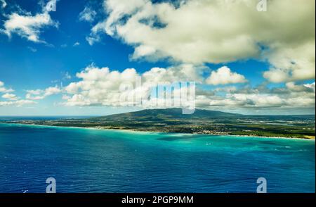 Vue aérienne de la plage d'Ewa sur l'île d'Oahu, Hawaï Banque D'Images