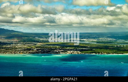 Vue aérienne de la plage d'Ewa sur l'île d'Oahu, Hawaï Banque D'Images