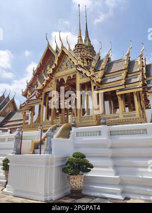 Phra Tinang Aporn Pavillon Phimok Prasat dans le Grand Palais de Bangkok. Le palais est la résidence officielle des Rois de Siam depuis 1782 Banque D'Images