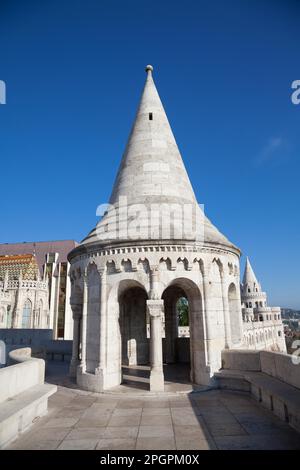 La Bastion de Fishermans est une terrasse de style néo-gothique et néo-roman, célèbre monument de Budapest Banque D'Images