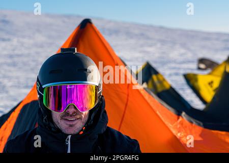 Kiteboarder à Pallas-Yllästynturi est tombé à Muonio, Laponie, Finlande Banque D'Images