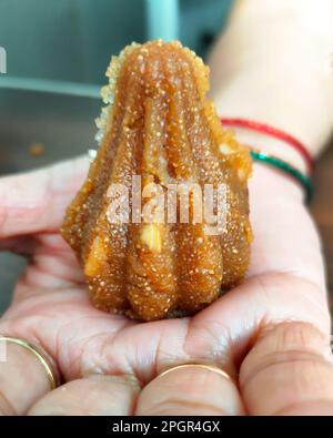 Modak pour Ganesh Festival fait de lait et de sucre offert à Dieu Ganesh pendant la saison du festival en inde. Mise au point sélective Banque D'Images