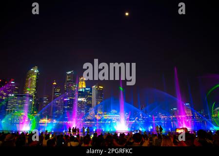 Singapour, Singapour - 11 avril 2019 : spectacle de lumière Spectra à Marina Bay Banque D'Images