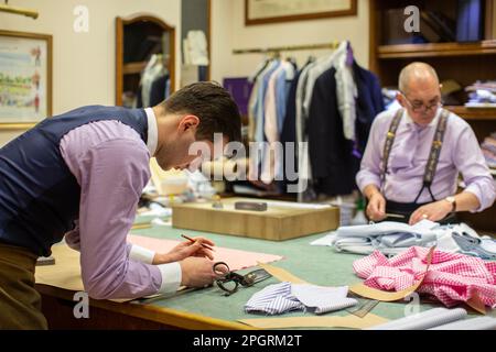 Dege & Skinner, créateur de chemises sur mesure Savile Row, créé en 1865 et situé au numéro 10 Savile Row, Londres, Royaume-Uni Banque D'Images