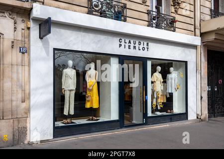 Vue ext rieure d une boutique Claudie Pierlot une entreprise de