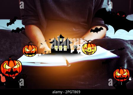 Journée de détente à la maison avec des dessins d'Halloween la citrouille du diable et le château partout dans la maison : concept Halloween festival et activités de la maison Banque D'Images