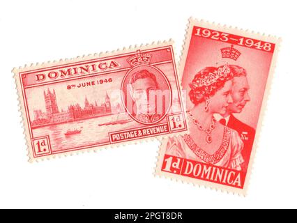 Timbres-poste millésimés à la menthe de Dominique isolés sur fond blanc. Banque D'Images