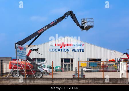 Valence, France - 2 mars 2023: Société française de location d'équipements industriels Banque D'Images